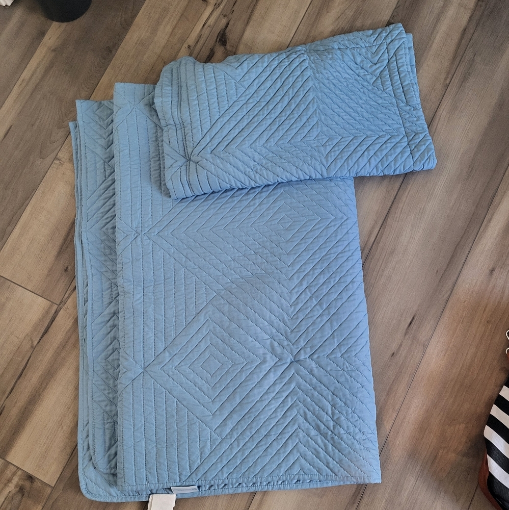 Twin Size Comforter Quiled Coverlet